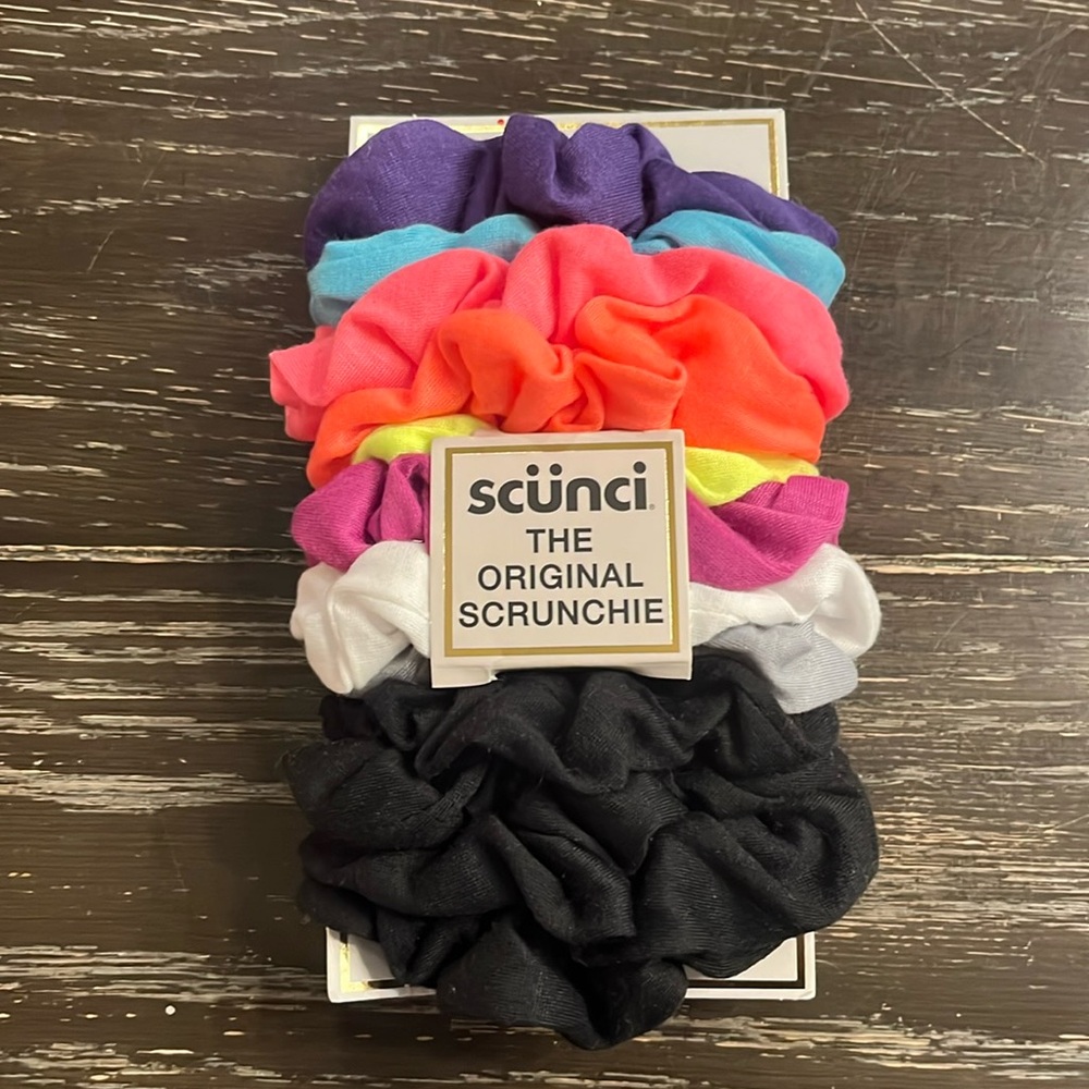 Scunci NWT 12 piece scrunchie for hair set